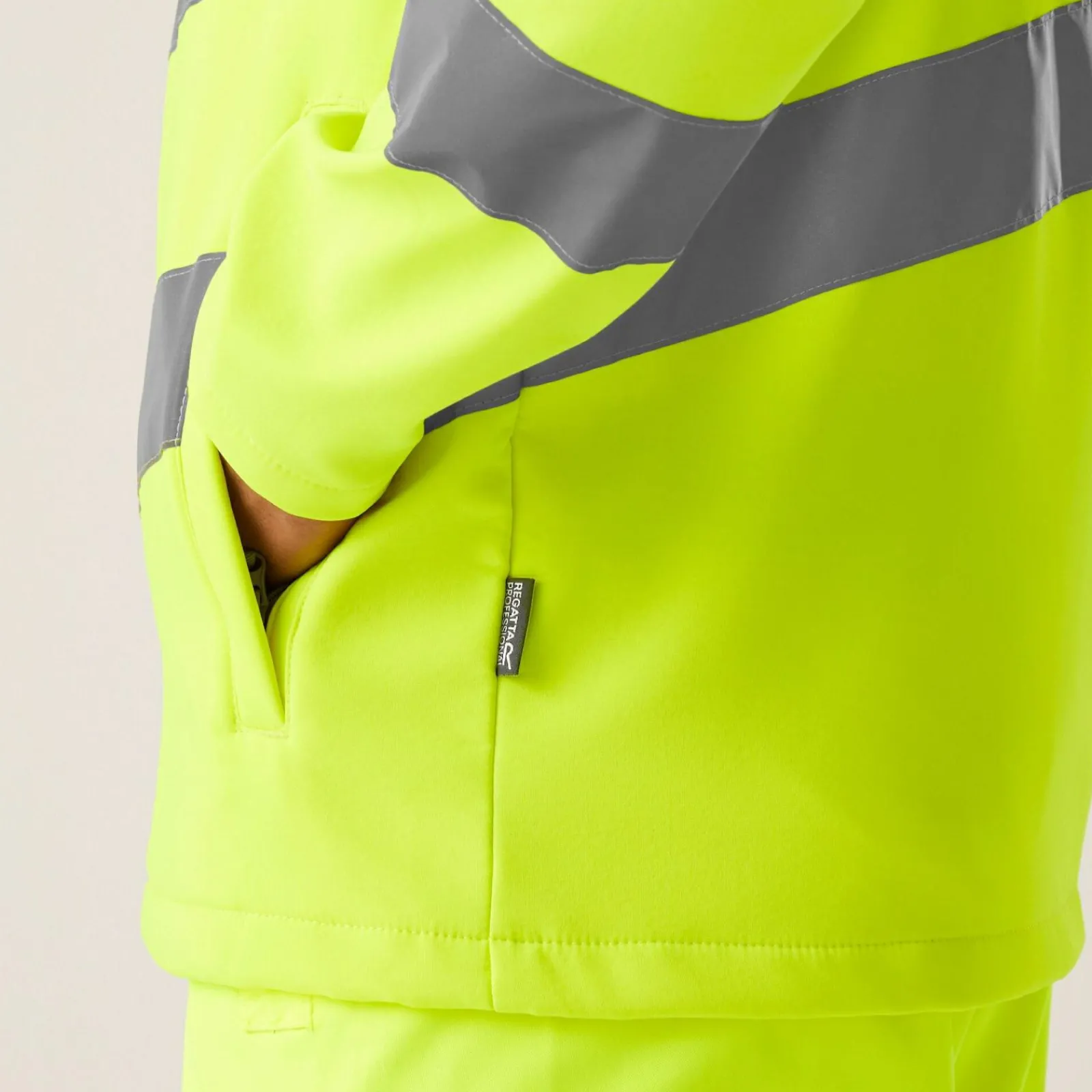 Regatta Men's Hi-Vis Pro Contract Ablaze 2 Layer Softshell Jacket |< Vêtements Haute Visibilité